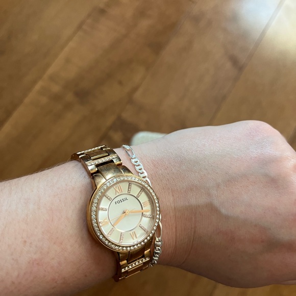 ROSE GOLD FOSSIL WATCH - Picture 3 of 7